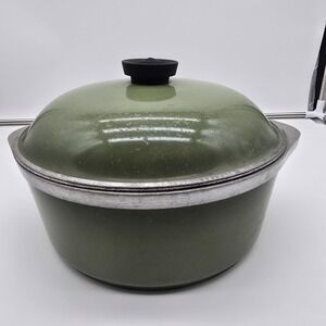 Club Aluminum Olive Green Covered Casserole Pot with lid